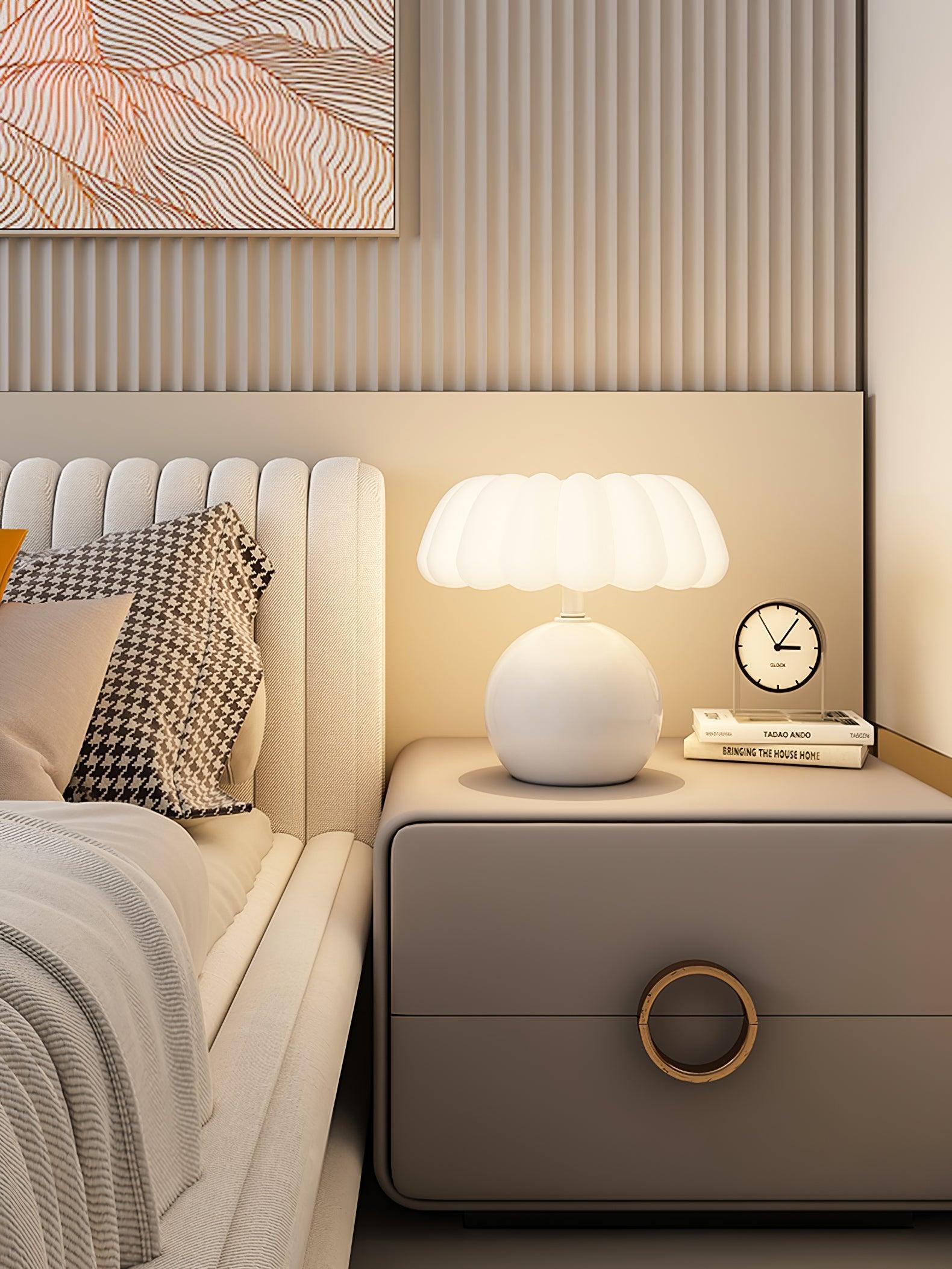 Willy Mushroom Table Lamp - Loonglight