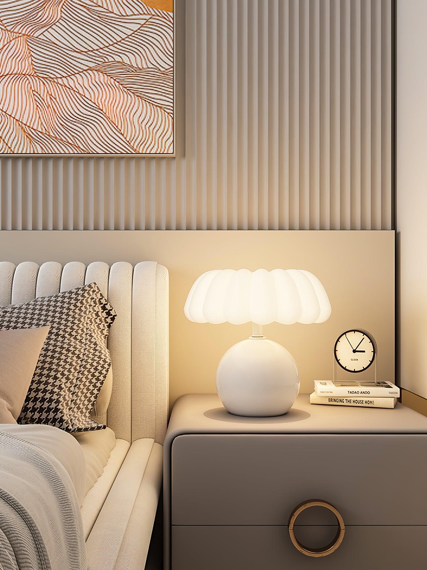 Willy Mushroom Table Lamp - Loonglight