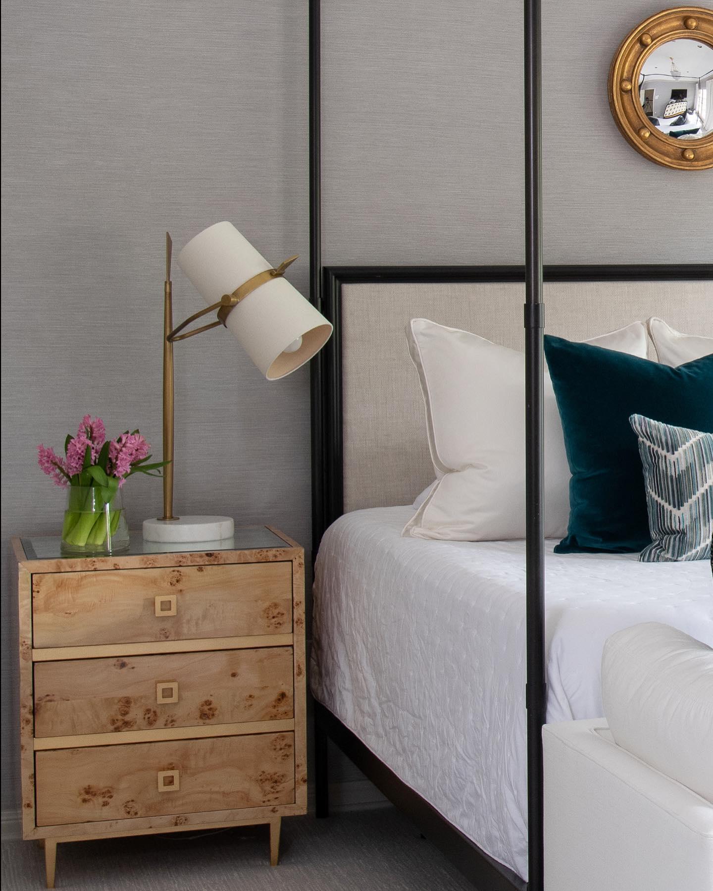 Yasmin Table Lamp - Loonglight