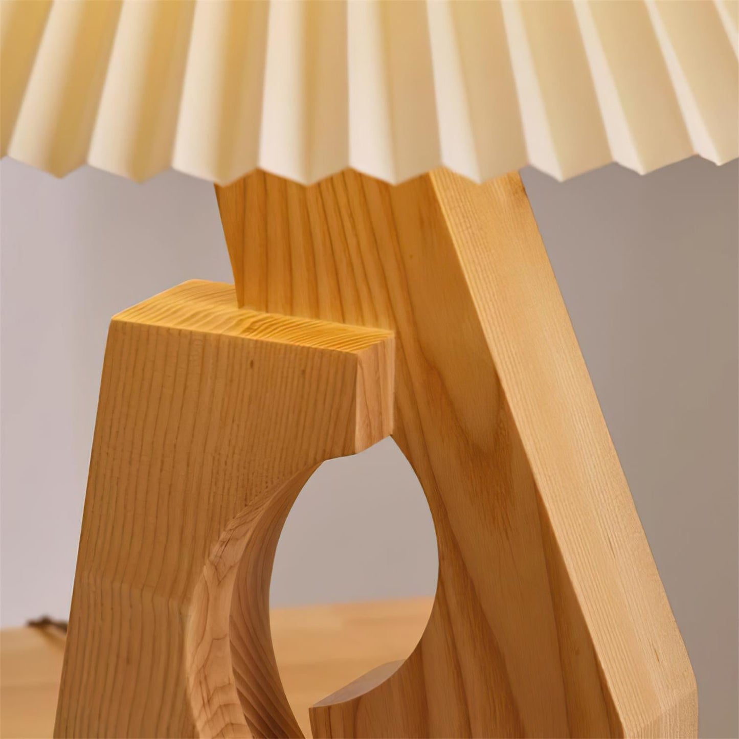 Zain Pleated Table Lamp - Loonglight