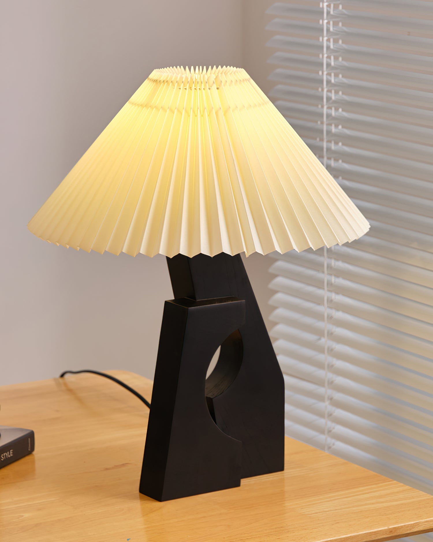 Zain Pleated Table Lamp - Loonglight