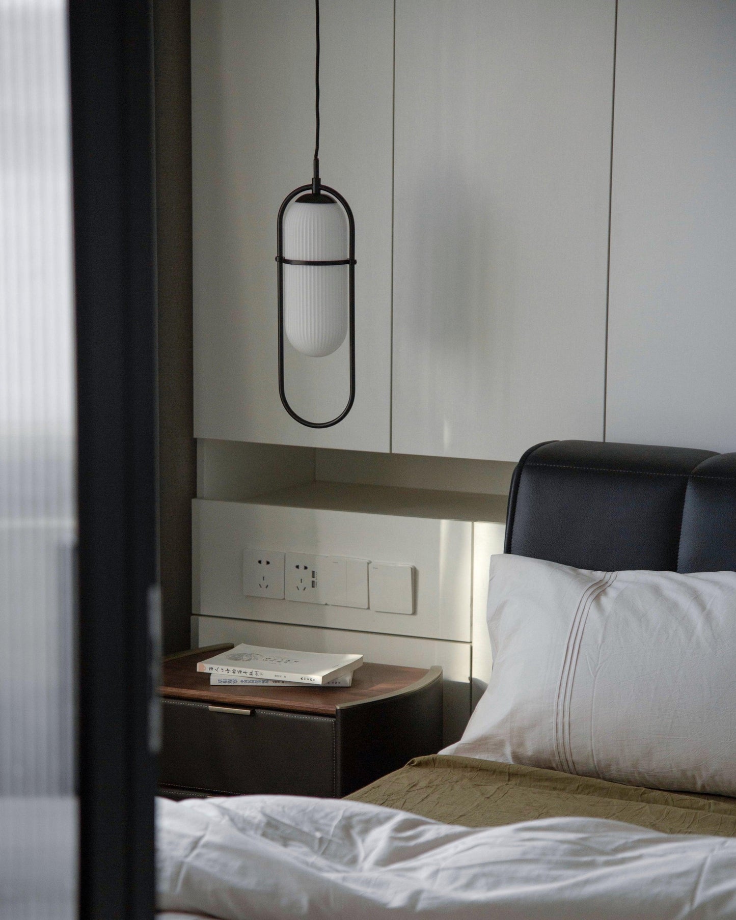 Zesta Capsule Pendant Lamp - Loonglight