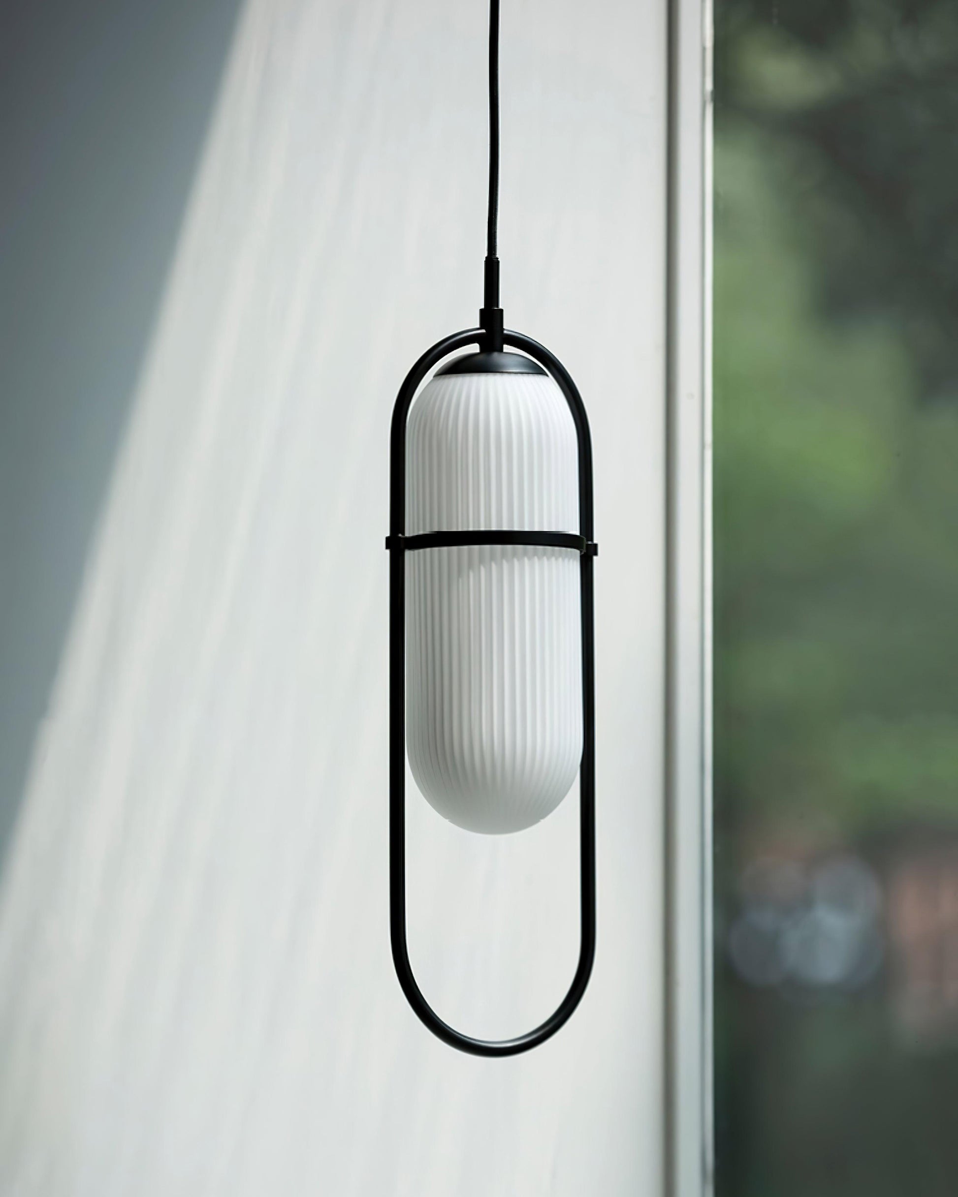 Zesta Capsule Pendant Lamp - Loonglight