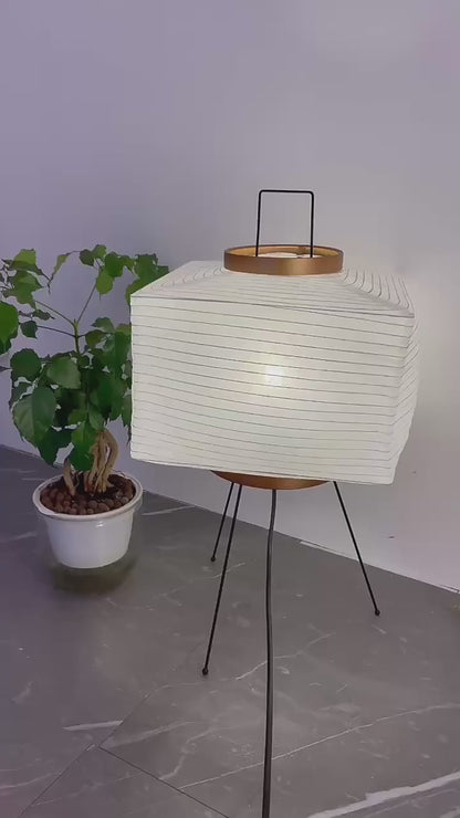 Akari 7A Table Lamp