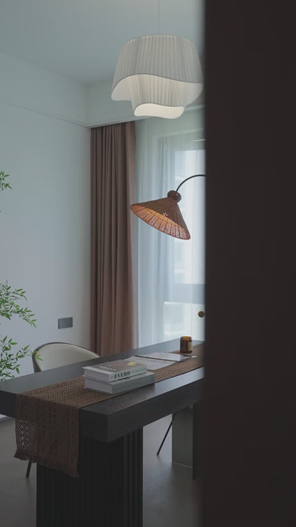 مصباح أرضي منسوج من تانا